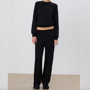 NWOT $225  Éterne Large black cotton-modal terry blend shrunken raglan sweatpant